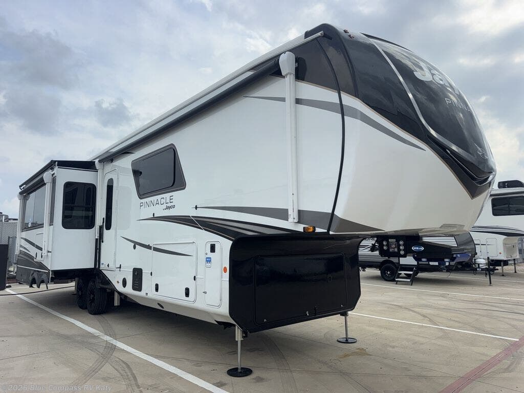 New 2026 Jayco Pinnacle 36FBTS available in Katy, Texas