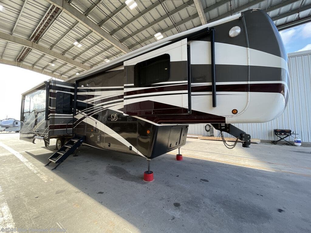 Used 2019 DRV Mobile Suites 40 KSSB4 available in Katy, Texas