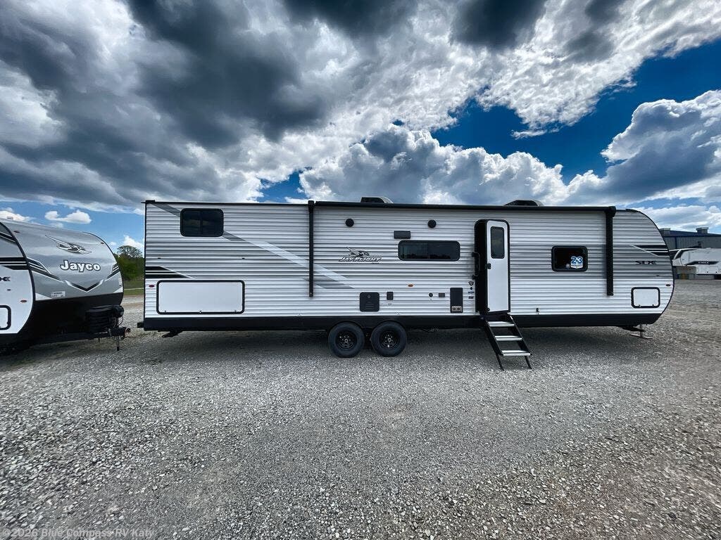 New 2026 Jayco Jay Flight SLX 325BHT available in Katy, Texas