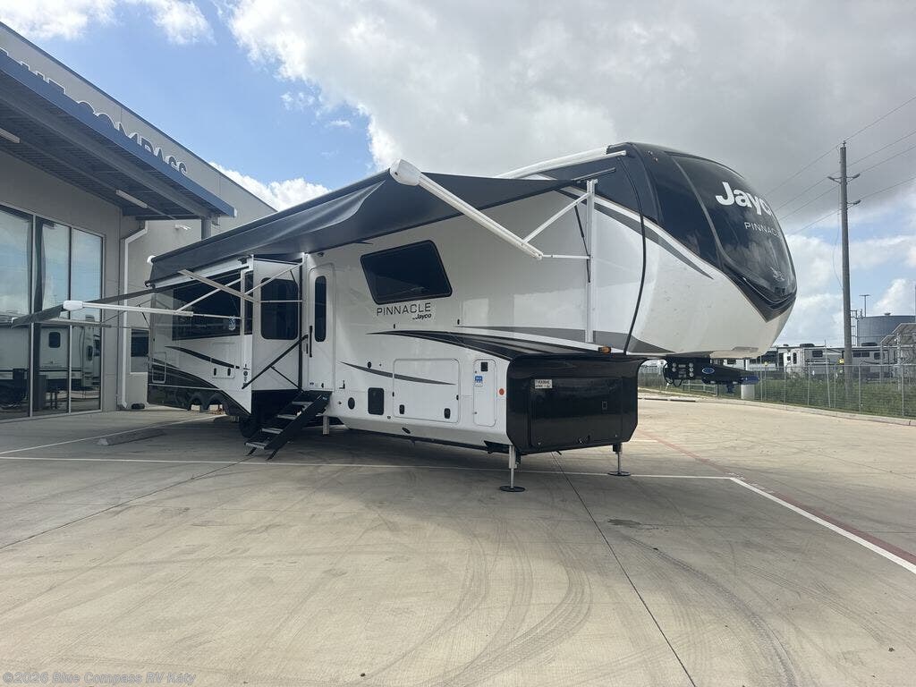 New 2026 Jayco Pinnacle 38FBRK available in Katy, Texas