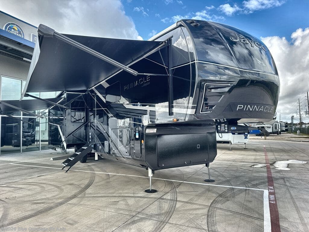 New 2027 Jayco Pinnacle 38FBRK available in Katy, Texas