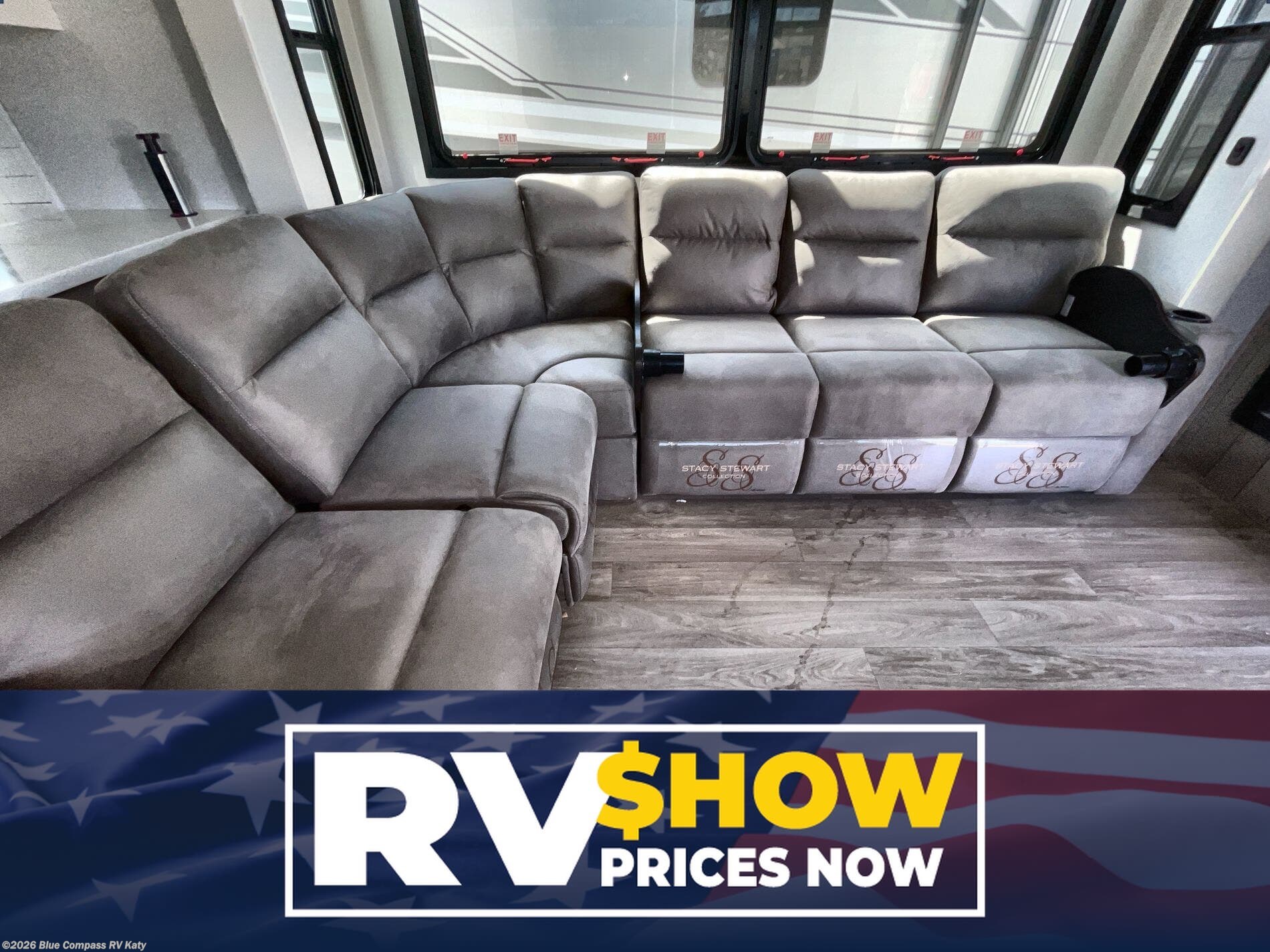 New 2027  Jayco Pinnacle 38FBRK by Jayco from Blue Compass RV Katy in Katy, TX