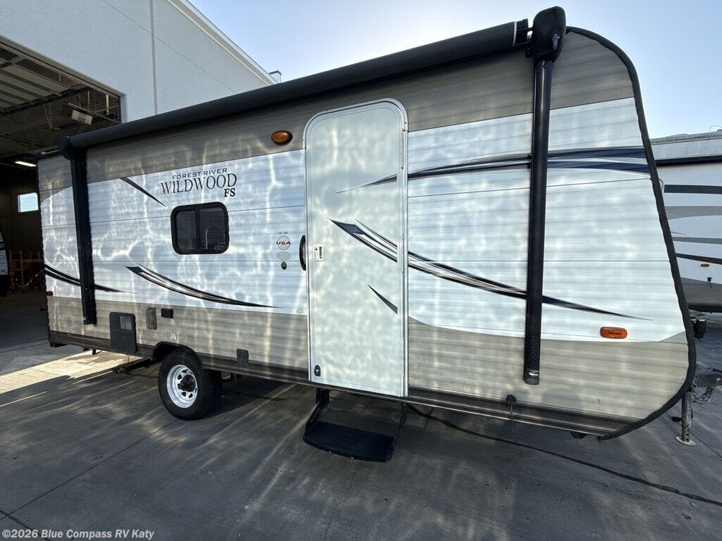 Used 2016 Forest River Wildwood X-Lite 195BH available in Katy, Texas