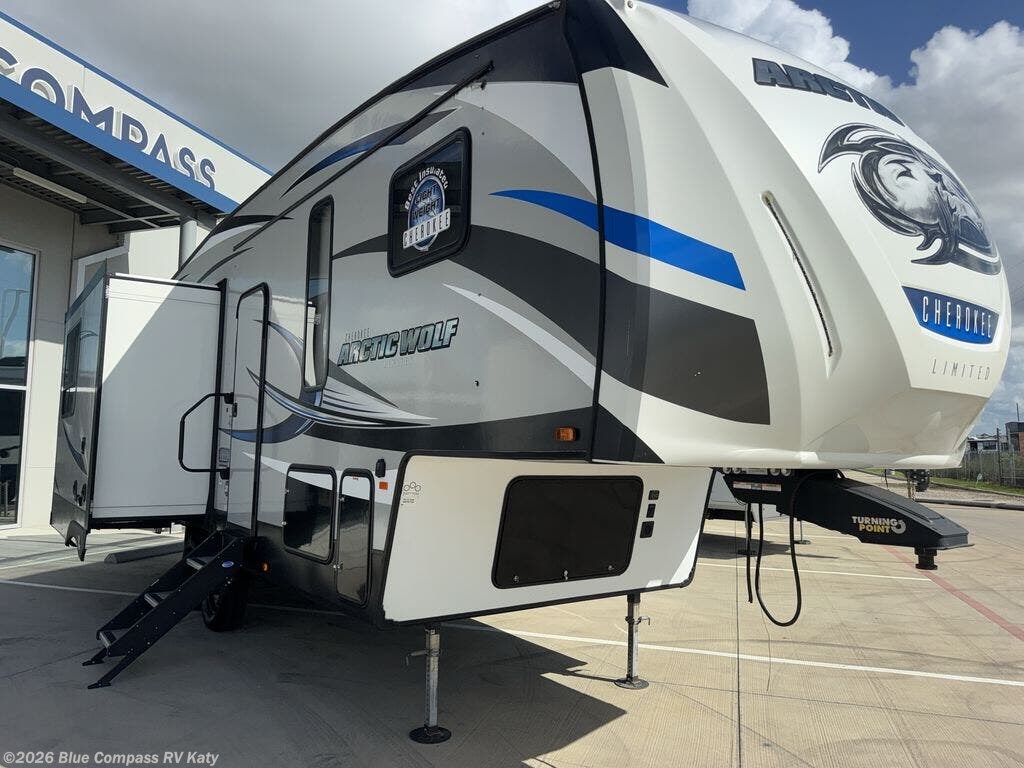 Used 2018 Forest River Cherokee Arctic Wolf 285DRL4 available in Katy, Texas