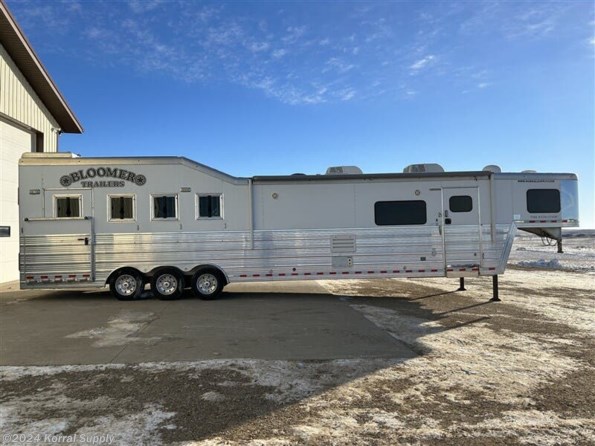 2014 Bloomer 4H LQ -37FT - Slide Out - Outlaw Conversion available in Douglas, ND
