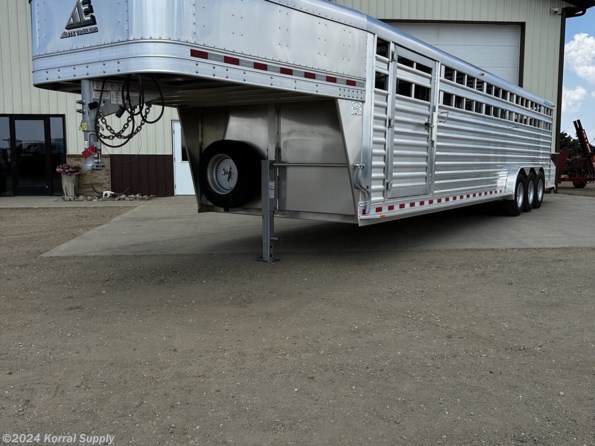 2024 Elite Trailers 32FT TRIPLE AXLE STOCK TRAILER W/ 3 COMPARTMENTS available in Douglas, ND