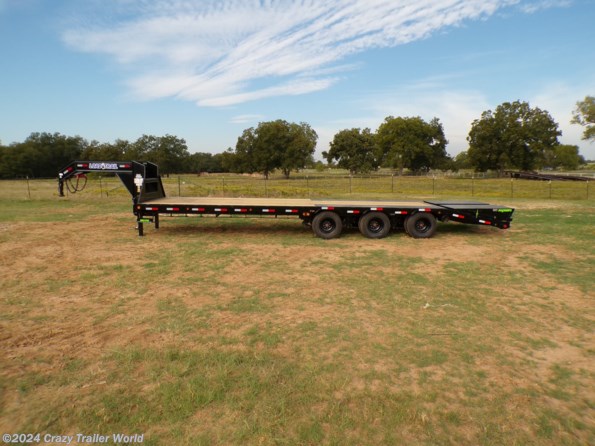 2024 Load Trail GP 102x32 Tri Axle Gooseneck Equipment Trailer 30K LB available in Whitesboro, TX