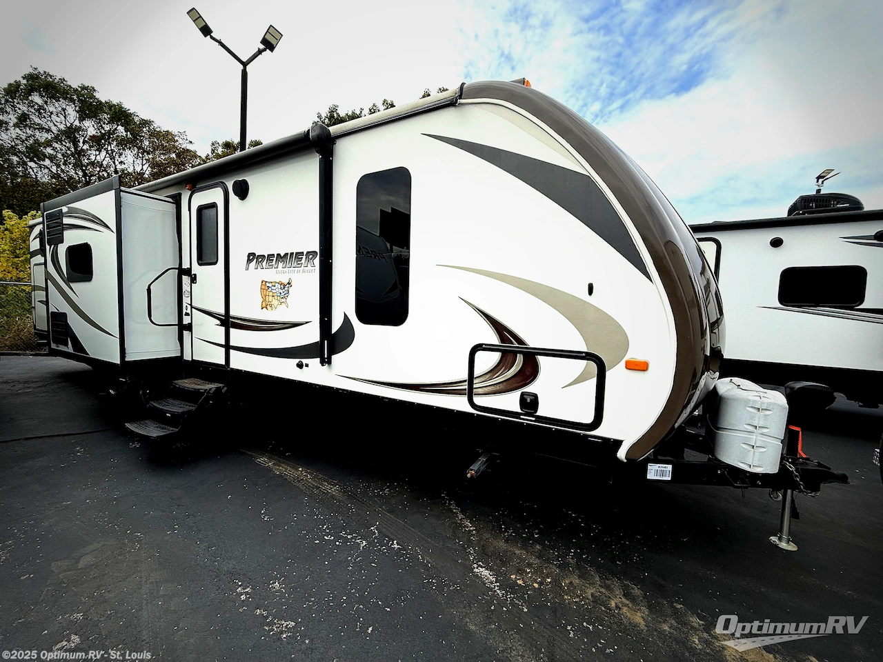 Used 2015 Keystone Premier Ultra Lite 34BHPR available in Festus, Missouri