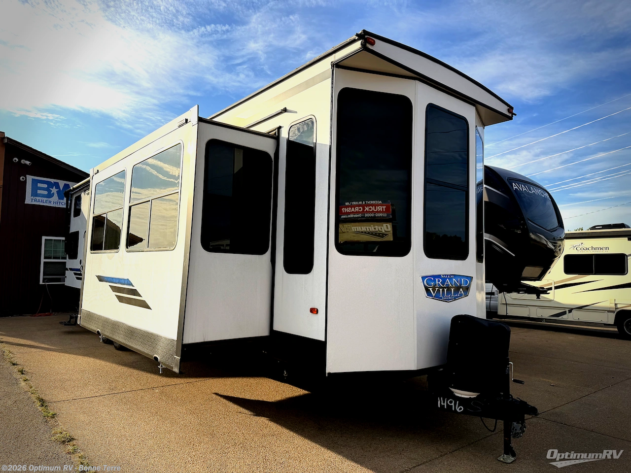 Used 2023 Forest River Salem Grand Villa 42FLDL available in Bonne Terre, Missouri