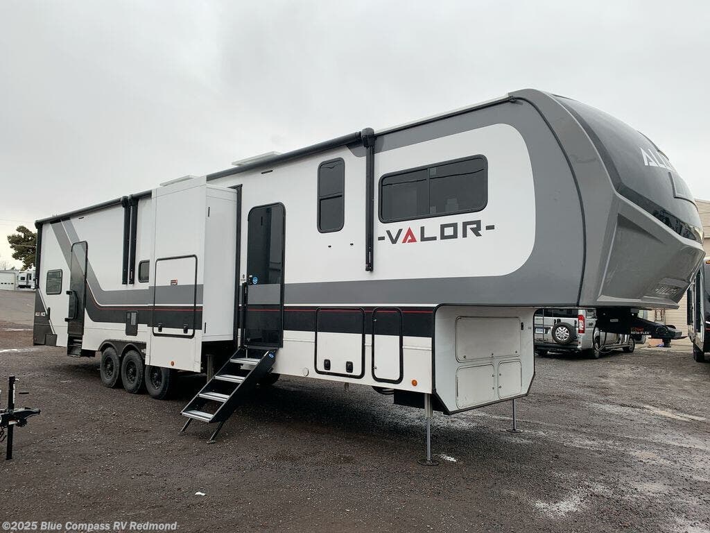 New 2025 Alliance RV Valor 40V13 available in Redmond, Oregon
