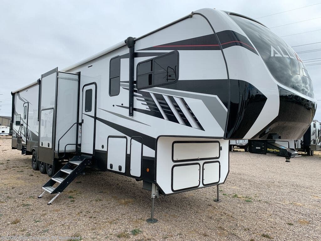 Used 2021 Alliance RV Valor 40V13 available in Redmond, Oregon