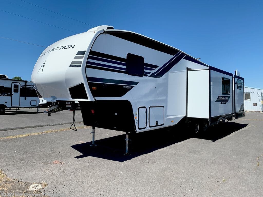 New 2026 Grand Design Reflection 100 Series 32BH available in Redmond, Oregon