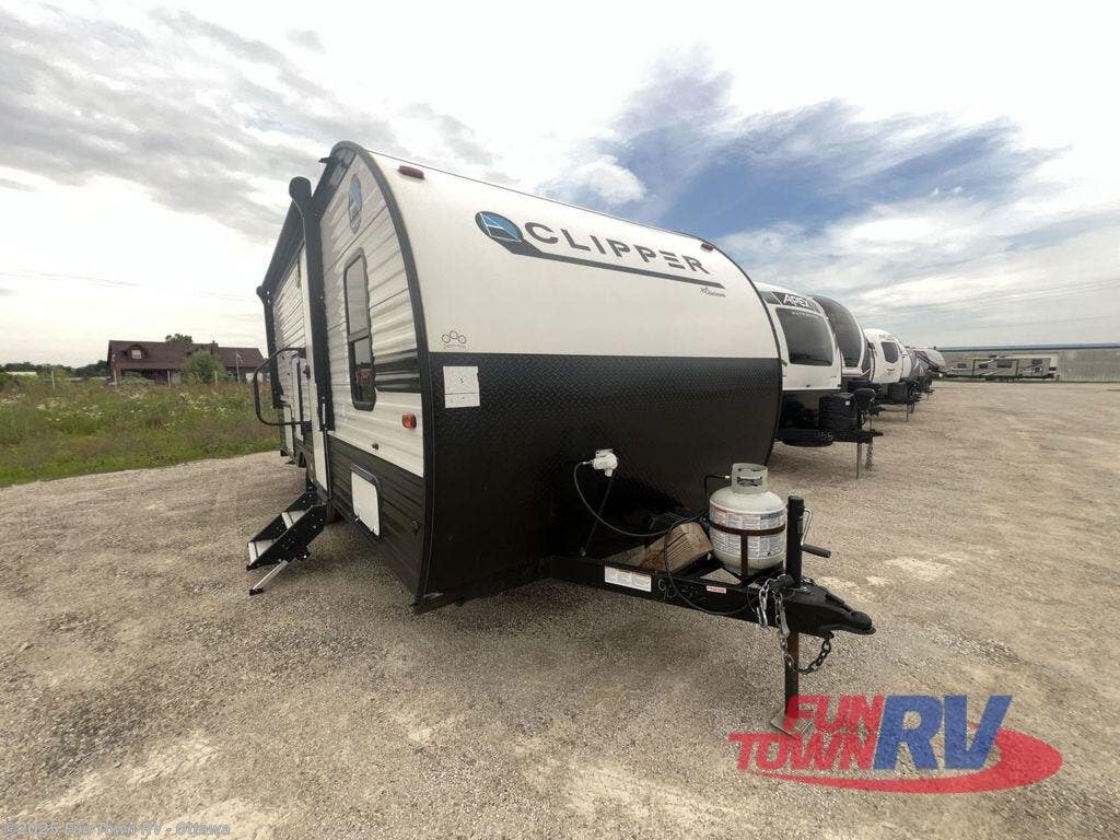 Used 2021 Coachmen Clipper Ultra-Lite 182DBU available in Ottawa, Kansas