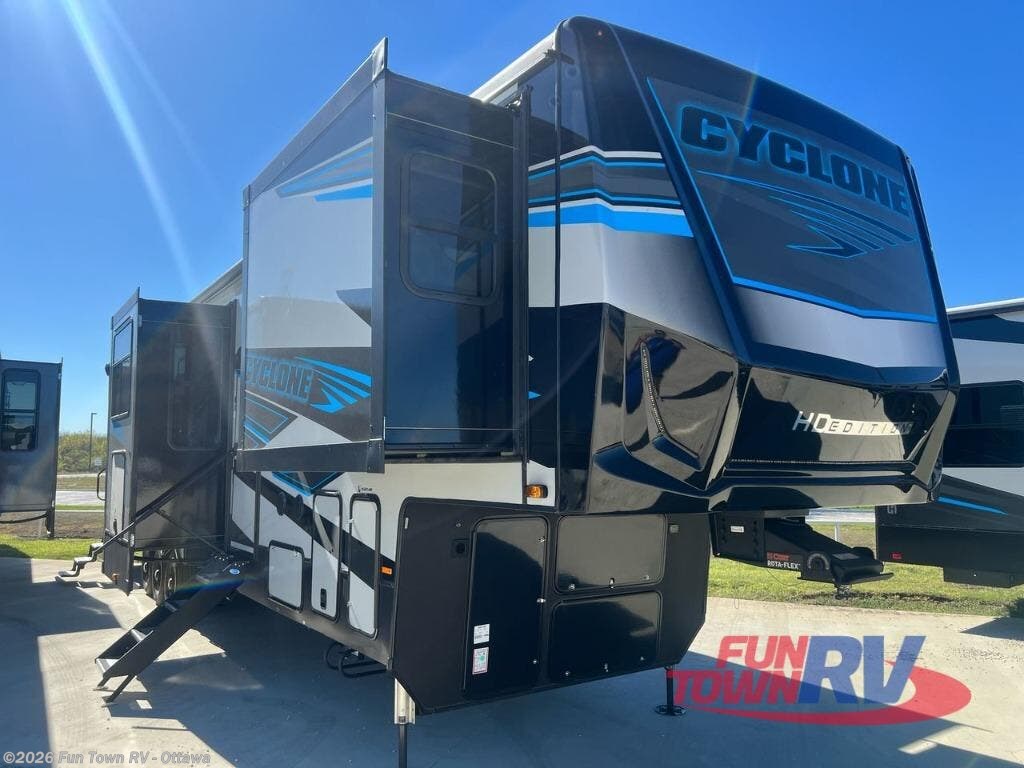 New 2025 Heartland Cyclone 4008 available in Ottawa, Kansas