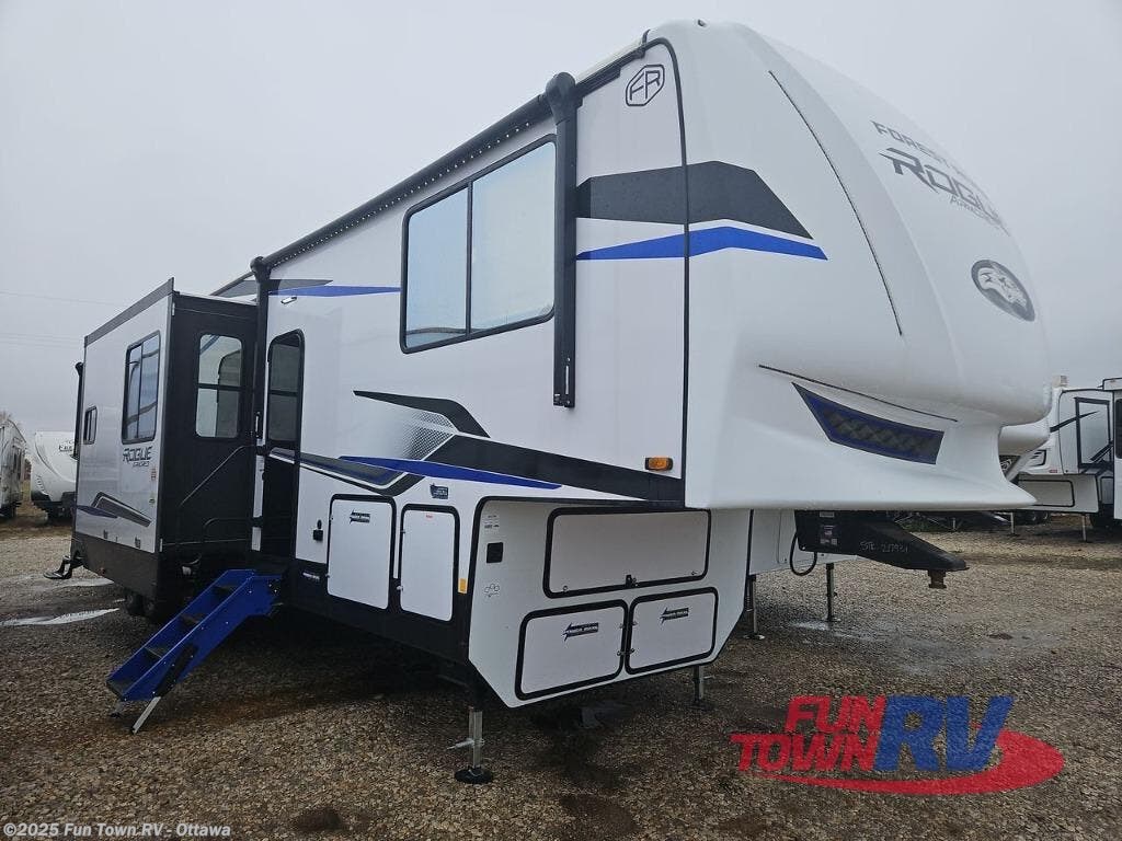 New 2026 Forest River Vengeance Rogue Armored 391T145 available in Ottawa, Kansas