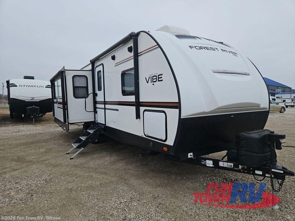 Used 2020 Forest River Vibe 28RL available in Ottawa, Kansas