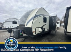Used 2017 CrossRoads Sunset Trail Ultra Lite 237BH available in Newtown, Connecticut