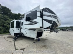 New 2025 Grand Design Solitude 380FL available in Newtown, Connecticut