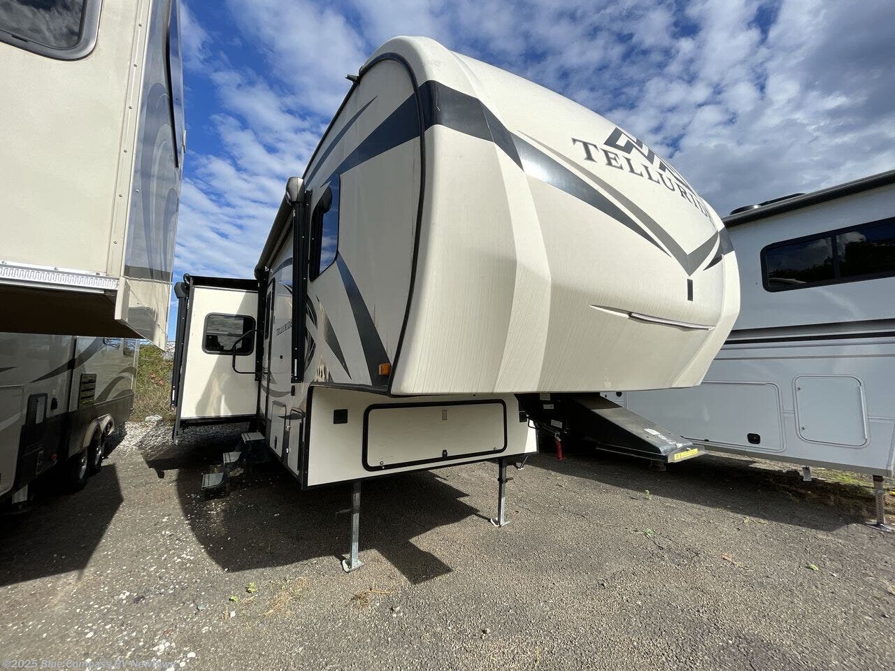 Used 2019 Starcraft Telluride 292RLS available in Newtown, Connecticut