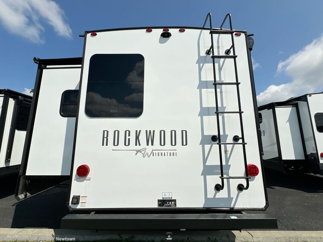 New 2025 Forest River Rockwood Signature 8339FK available in Newtown, Connecticut