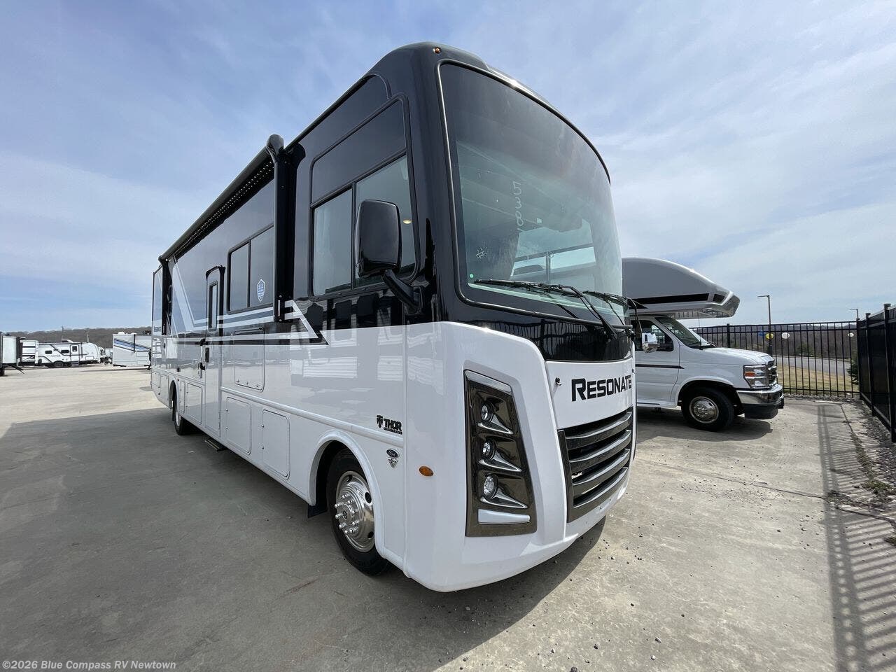 New 2026 Thor Motor Coach Resonate 32B available in Newtown, Connecticut