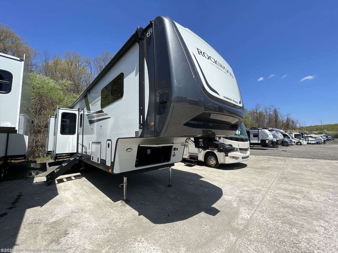 New 2026 Forest River Rockwood Signature 404SRK available in Newtown, Connecticut