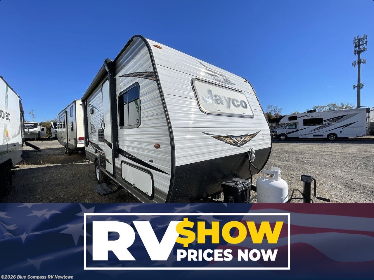 Used 2019  Jayco Jay Flight SLX 7 174BH by Jayco from Blue Compass RV Newtown in Newtown, CT