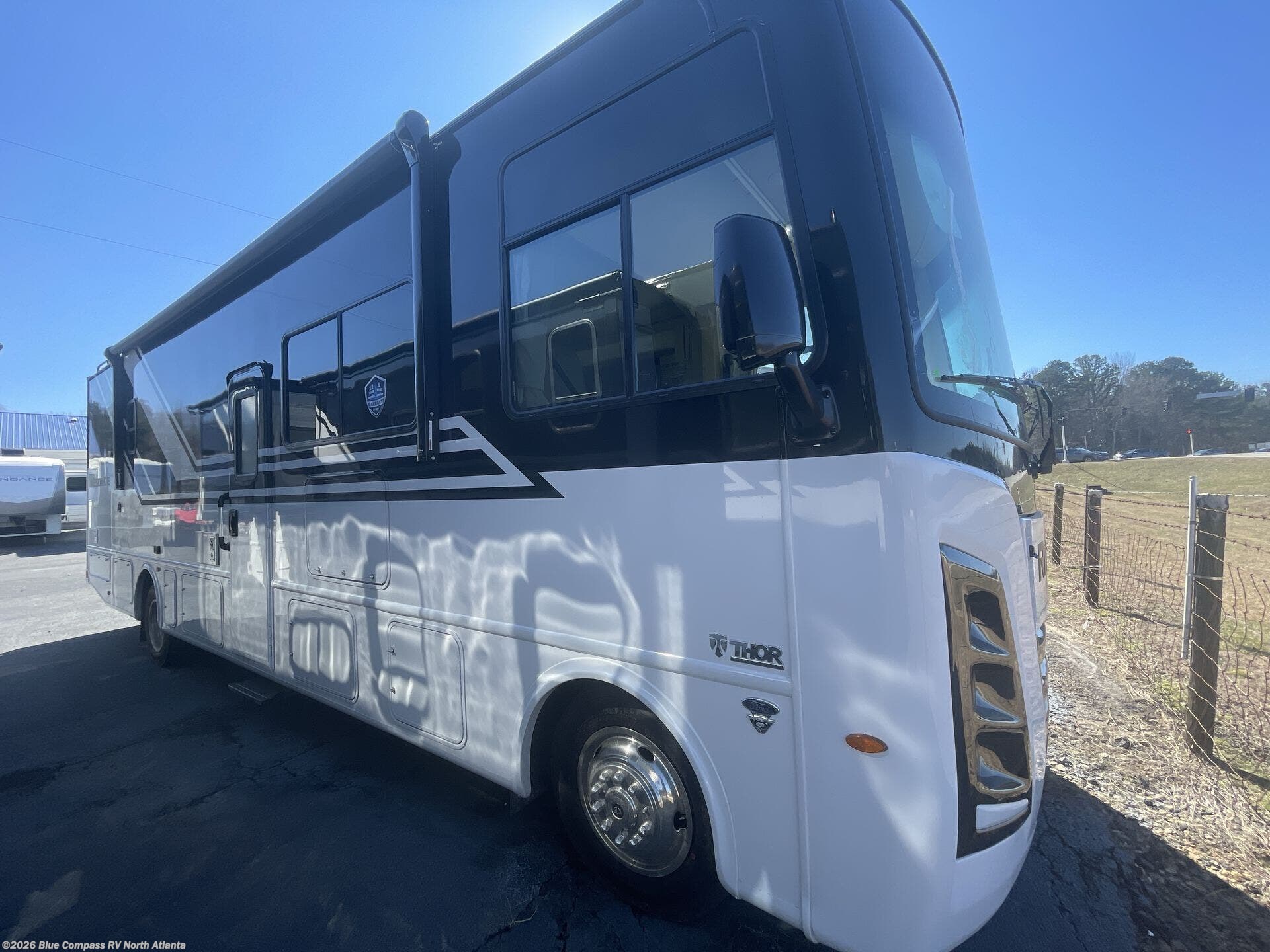 New 2026 Thor Motor Coach Resonate 32B available in Buford, Georgia