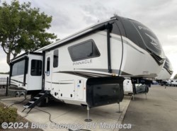 New 2025 Jayco Pinnacle 32RLTS available in Manteca, California