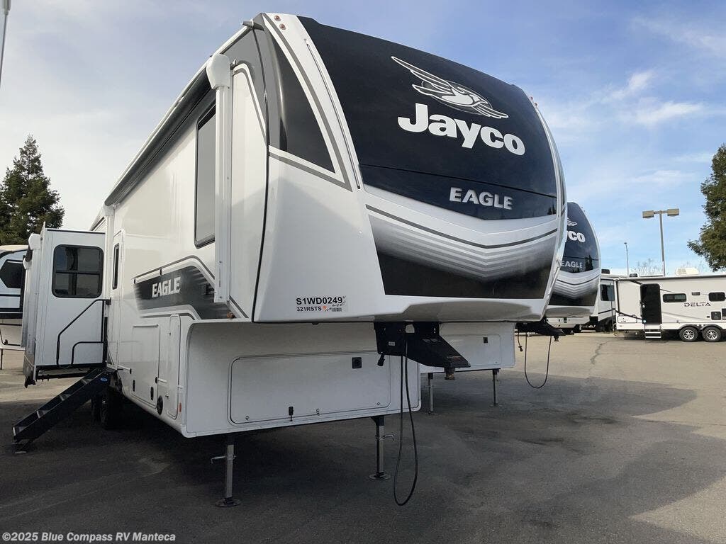 New 2025 Jayco Eagle 321RSTS available in Manteca, California