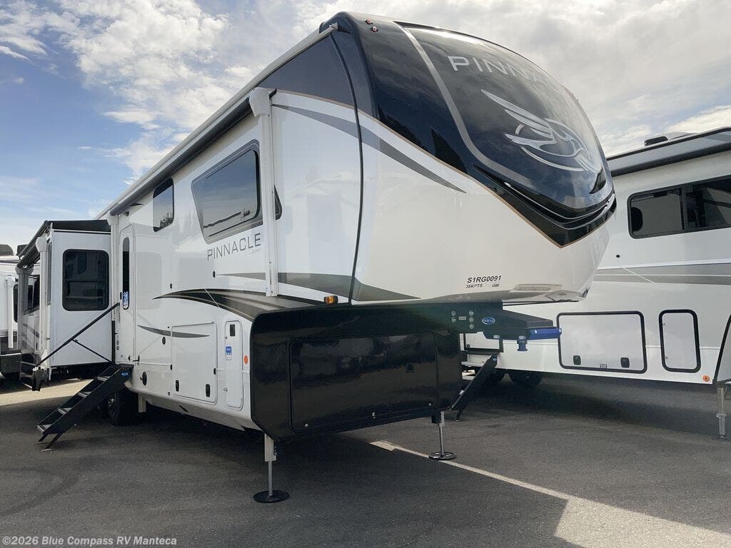 New 2025 Jayco Pinnacle 38KPTS available in Manteca, California