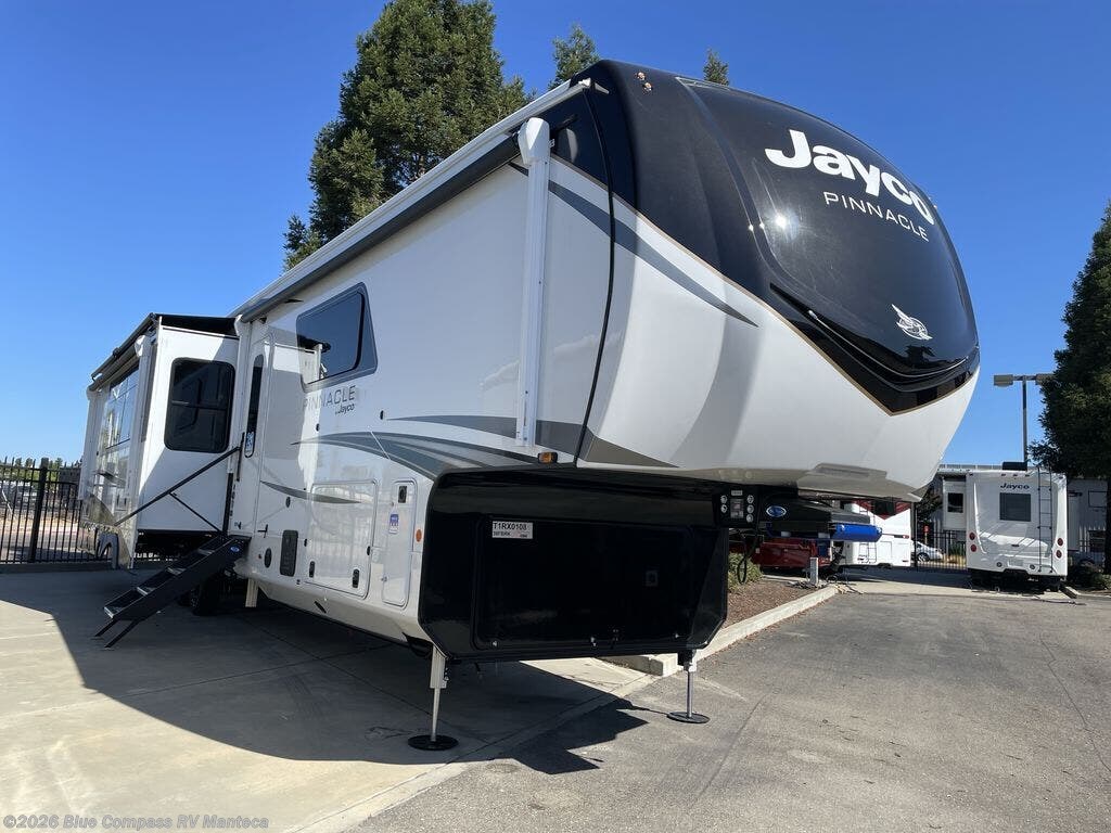 New 2026 Jayco Pinnacle 38FBRK available in Manteca, California