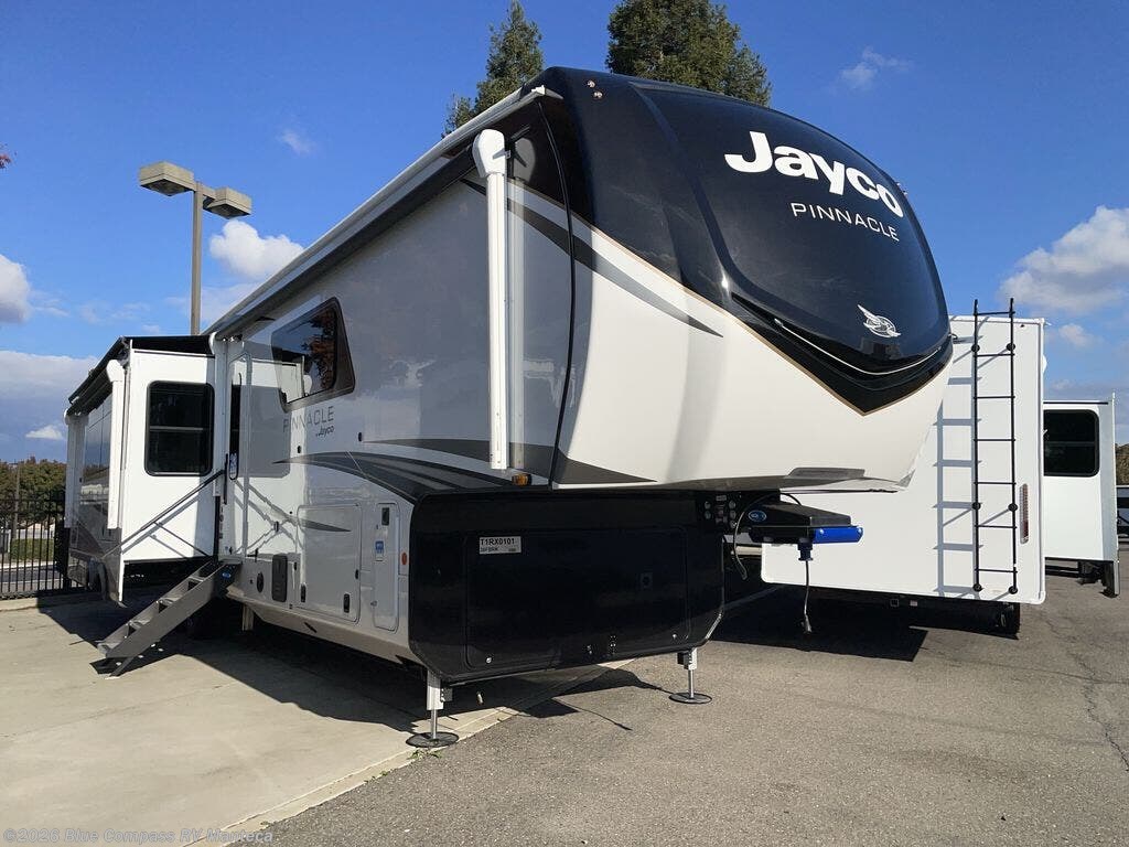 New 2026 Jayco Pinnacle 38FBRK available in Manteca, California