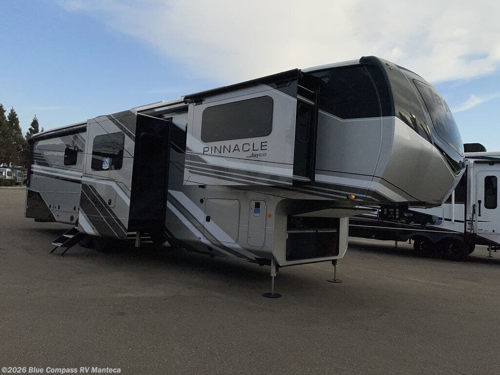 New 2026 Jayco Pinnacle 39FLOK available in Manteca, California