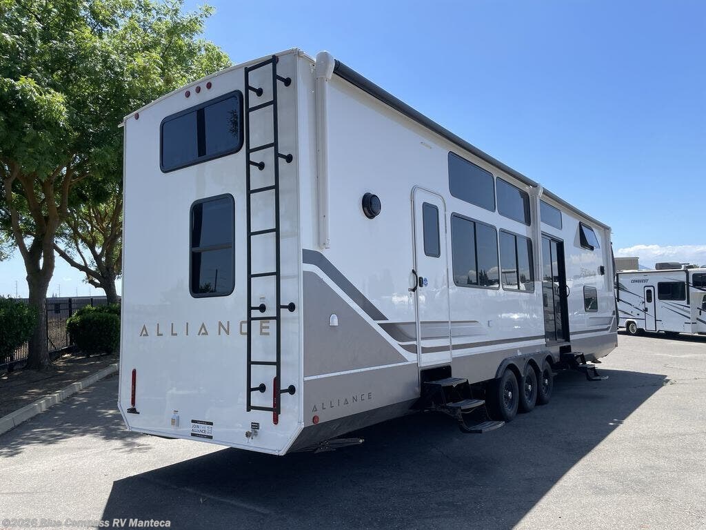 New 2026 Alliance RV Benchmark 44LFT available in Manteca, California