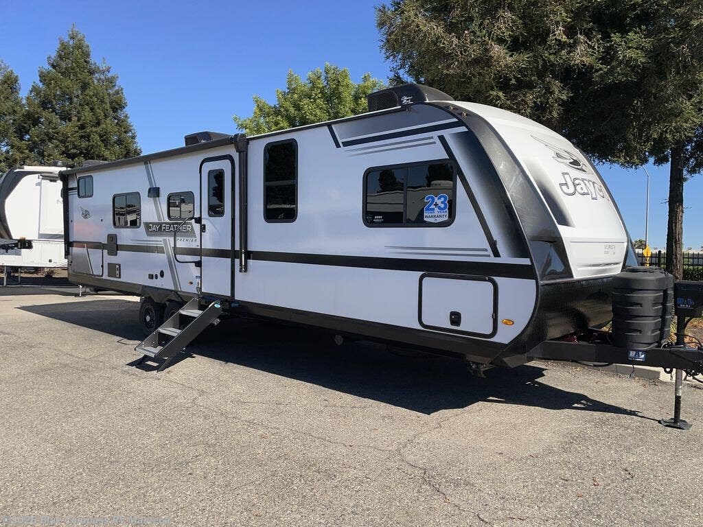 New 2027 Jayco Jay Feather 29QBH available in Manteca, California