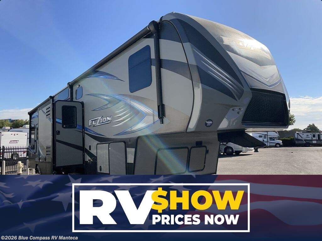 Used 2015  Keystone Fuzion M-416 by Keystone from Blue Compass RV Manteca in Manteca, CA