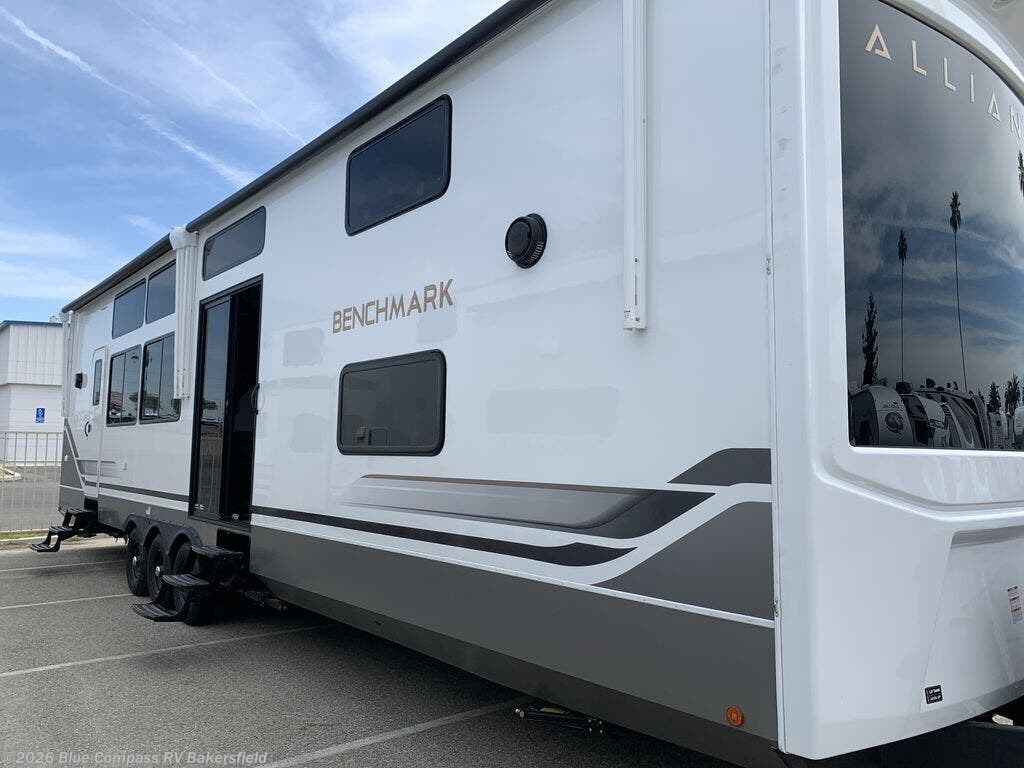 New 2026 Alliance RV Benchmark 44LFT available in Bakersfield, California