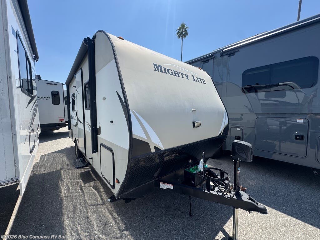 Used 2017 Pacific Coachworks Mighty Lite M16RB available in Bakersfield, California