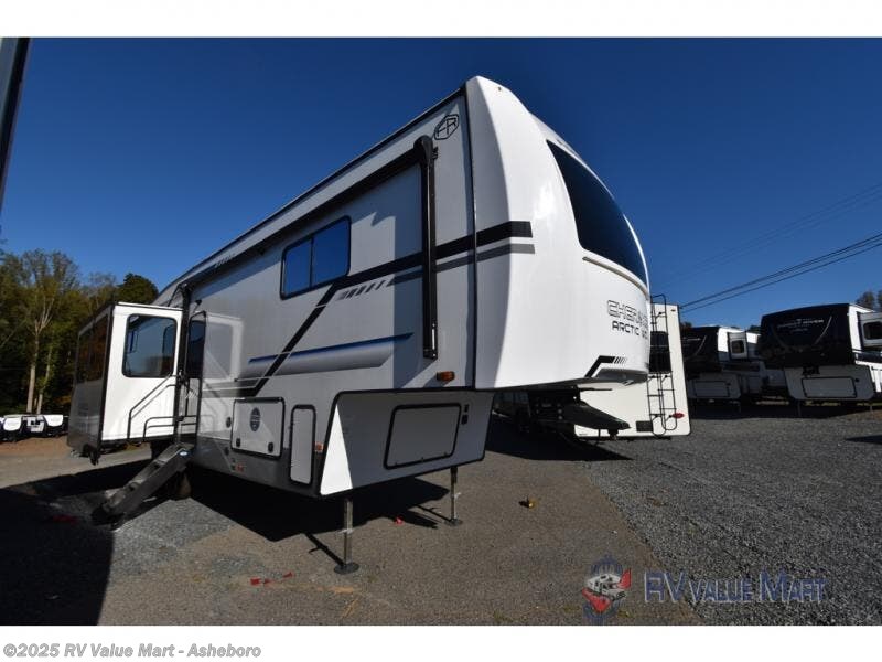 New 2025 Forest River Cherokee Arctic Wolf Suite 3250SUITE available in Franklinville, North Carolina