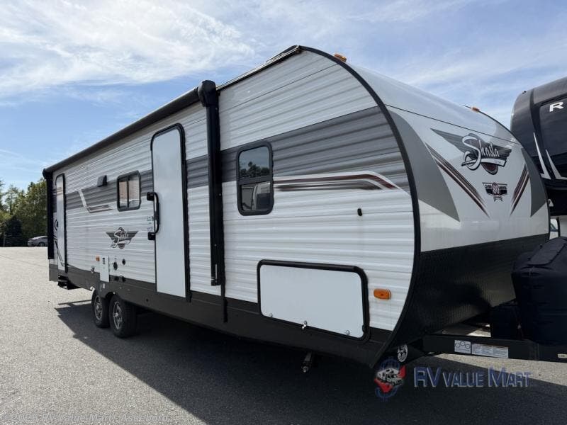 Used 2022 Shasta Shasta 26DB available in Franklinville, North Carolina