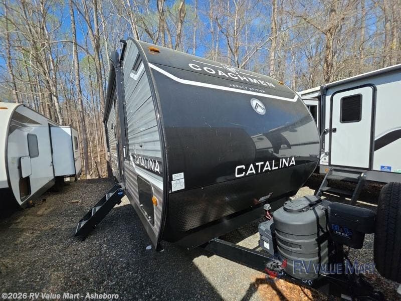 Used 2025 Coachmen Catalina Legacy Edition 323BHDSCK available in Franklinville, North Carolina