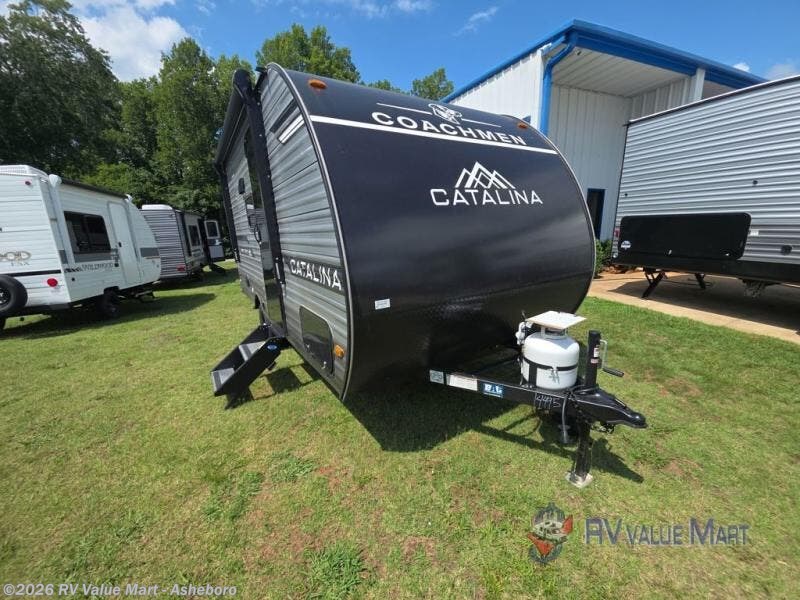 New 2026 Coachmen Catalina Summit Series 7 164BHX available in Franklinville, North Carolina