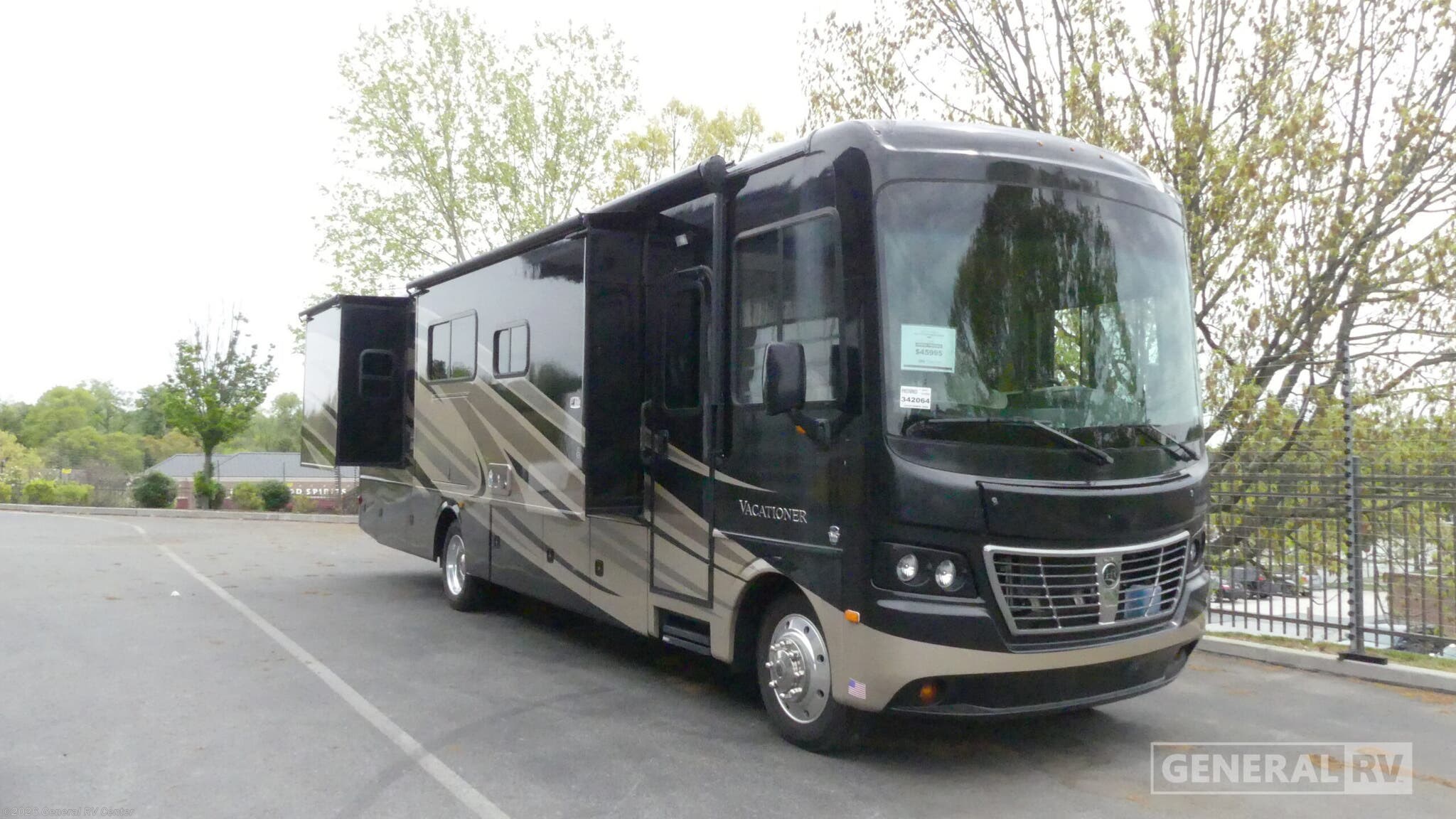 Used 2015 Holiday Rambler Vacationer 36SBT available in West Chester, Pennsylvania