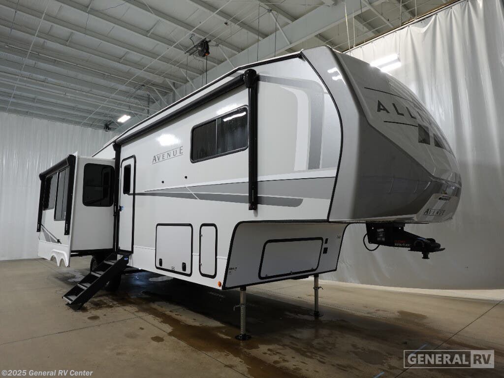 New 2025 Alliance RV Avenue 32RLS available in Fort Pierce, Florida