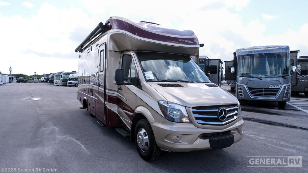 Used 2017 Dynamax Corp  ISATA 3 24FW available in Fort Pierce, Florida