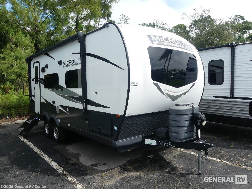 Used 2024 Forest River Flagstaff MICROLITE 21FBRS available in Fort Myers, Florida