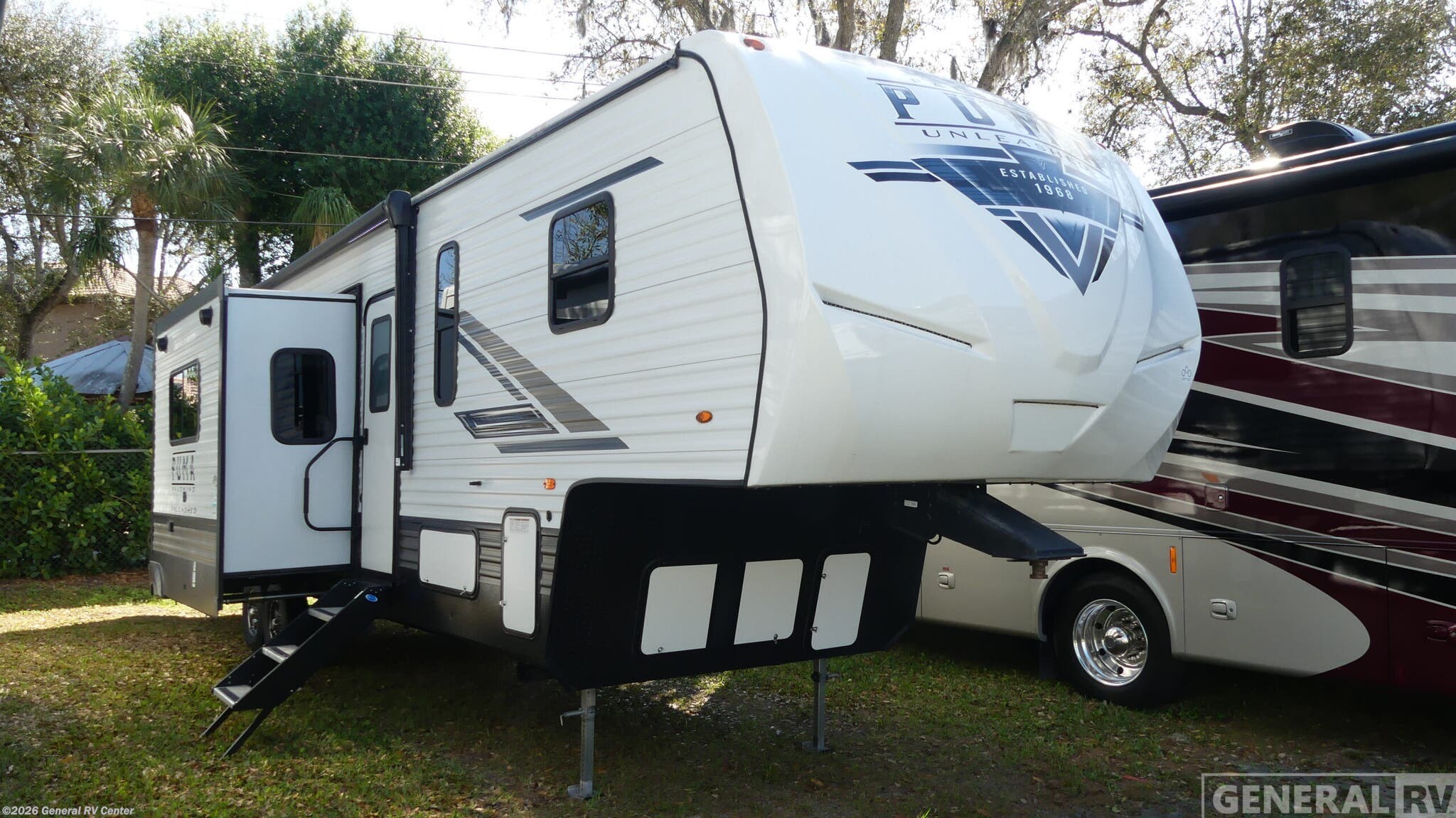 Used 2023 Palomino Puma Unleashed 383DSS available in Fort Myers, Florida