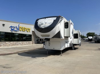 Used 2014 Keystone Avalanche 345TG available in Cleburne, Texas