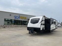 Used 2020 Dutchmen Kodiak 2921FKDS available in Cleburne, Texas